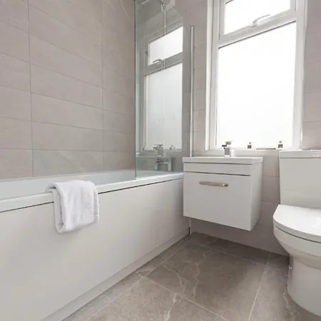 Hassle-Free & Handsome Brand-New 3-Bed Home Manchester Exterior photo