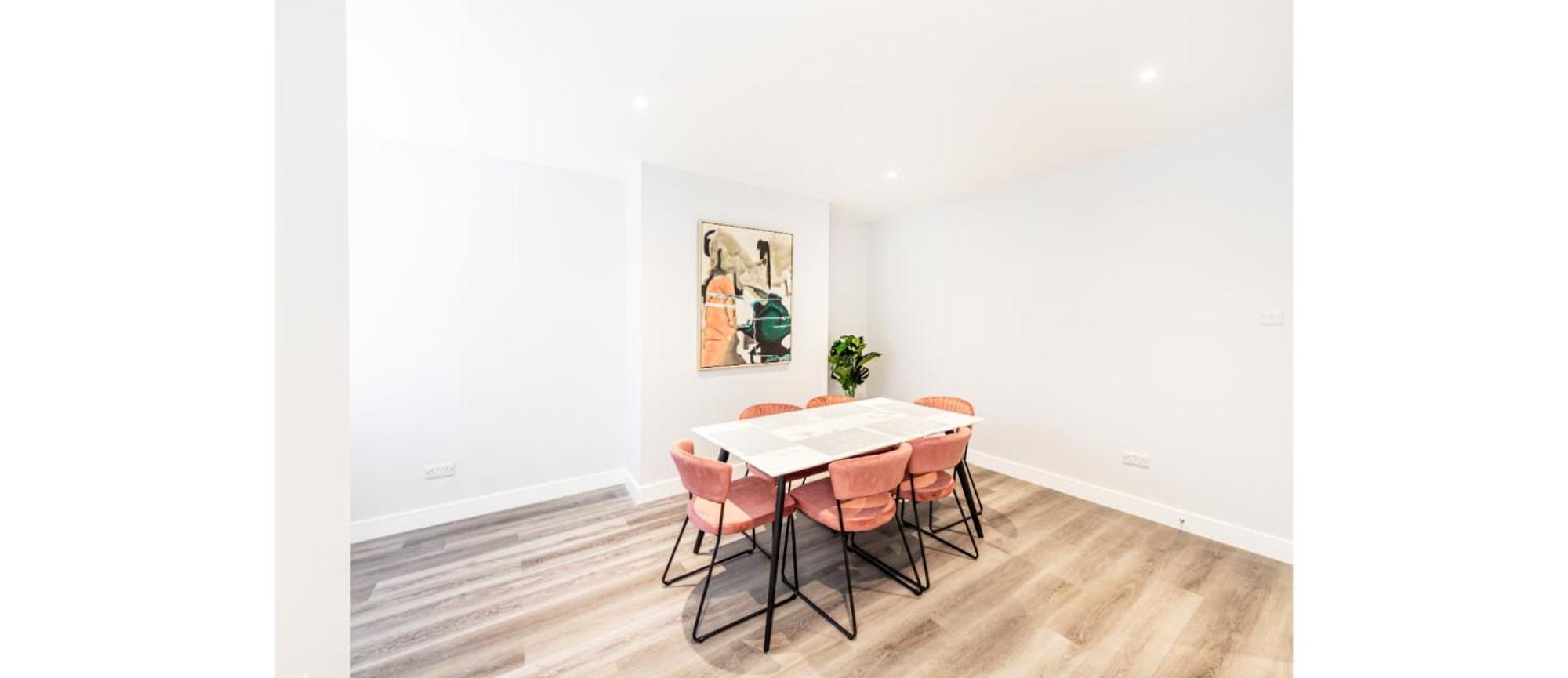 Hassle-free & Handsome Brand-new 3-bed